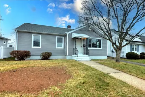 45 Gordon St, East Haven, CT 06512