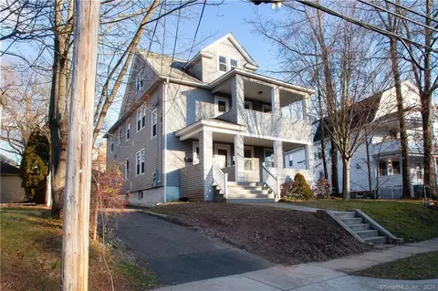 32-34 Lancaster Rd, West Hartford, CT 06119