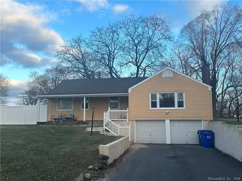 29 Elaine Dr, East Windsor, CT 06016