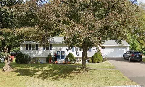 28 Saint James Ave, Enfield, CT 06082