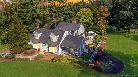 5 Shepard Hill Rd, Newtown, CT 06470