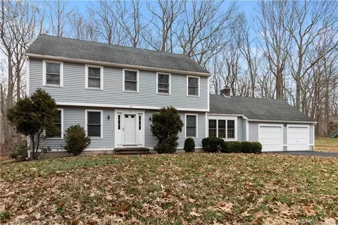 72 Acorn Rd, Madison, CT 06443