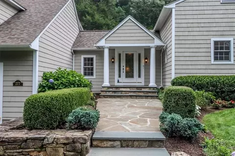 277-279 Southbury Rd, Roxbury, CT 06783