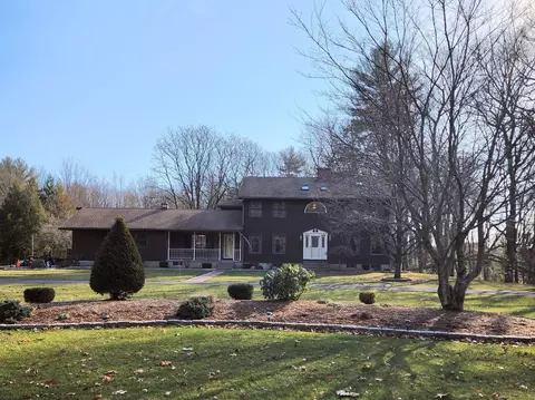 350 George Washington Rd, Enfield, CT 06082