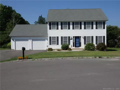 687 Lakeside Blvd W, Waterbury, CT 06708