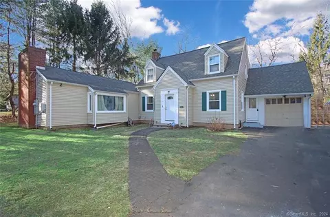 1314 Dunbar Hill Rd, Hamden, CT 06514