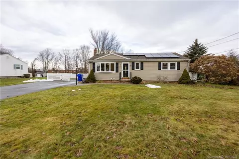 5 Carol Dr, Rocky Hill, CT 06067