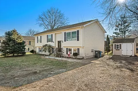 19 Central Ave, Griswold, CT 06351