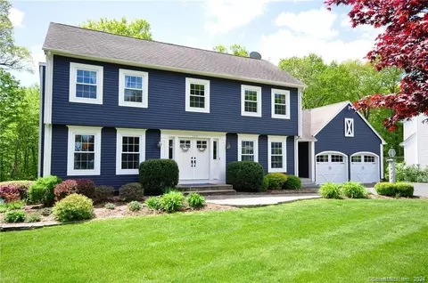 132 Langford Ln, East Hartford, CT 06118