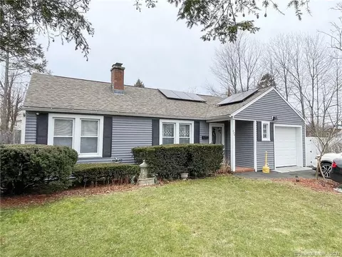 296 Piedmont St, Waterbury, CT 06706