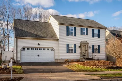 85 W Wynd Ter, Middletown, CT 06457