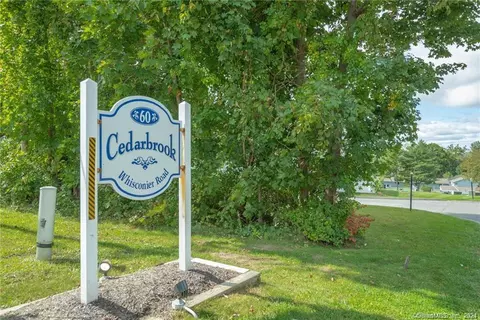 21 Cedarbrook Townhouse #21, Brookfield, CT 06804
