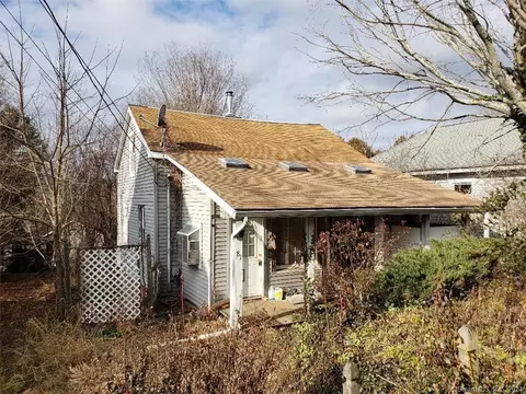 81 Washington Ave, Seymour, CT 06483