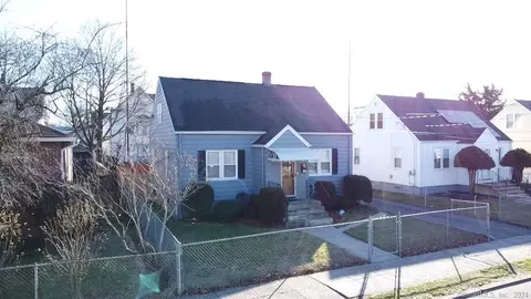 104 N Bishop Ave, Bridgeport, CT 06610