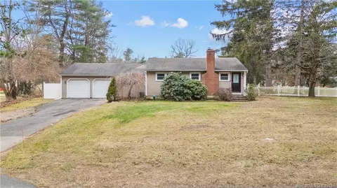 811 Manchester Rd, Glastonbury, CT 06033
