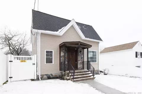 15 Green St, Wallingford, CT 06492
