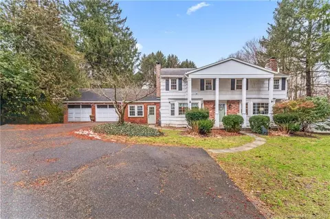 72 Main St # A, Newtown, CT 06470