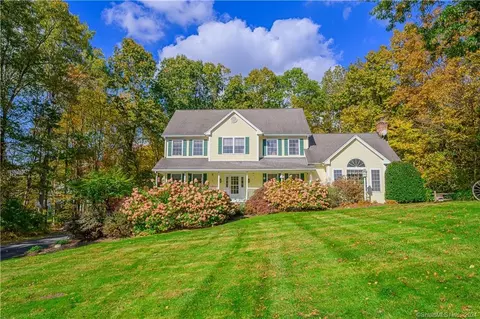 15 Chauncey Dr, Oxford, CT 06478