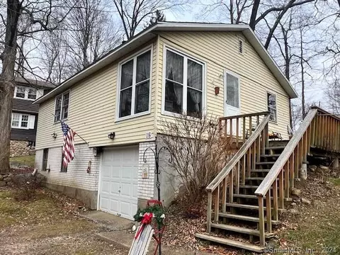 16 Hale Rd, East Hampton, CT 06424