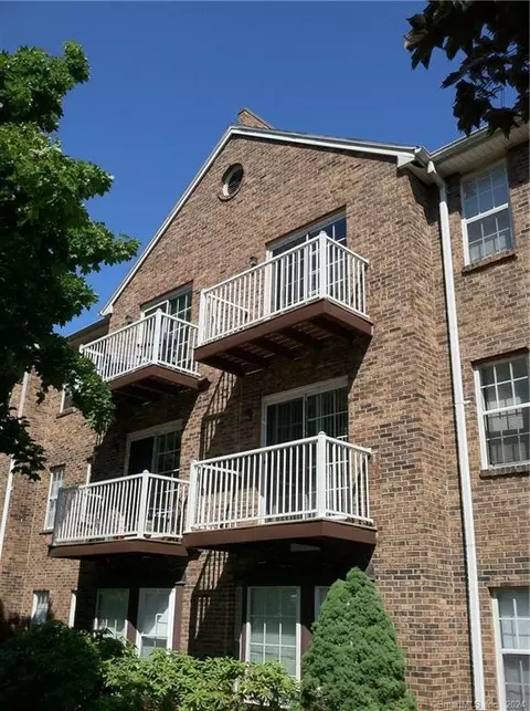 421 Tolland St #203, East Hartford, CT 06108