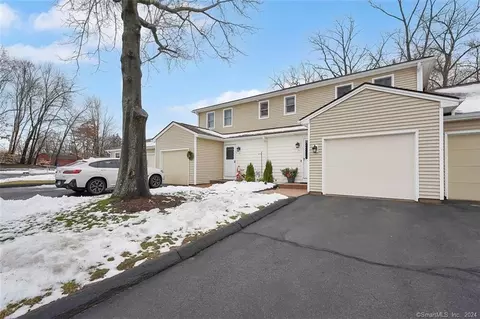 79 Brookside Vlg #79, Enfield, CT 06082