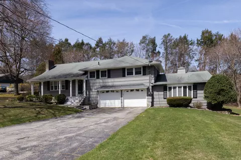 92 Forest Ridge Rd, Waterbury, CT 06708