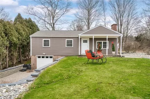 11 Lake Rd, Portland, CT 06480