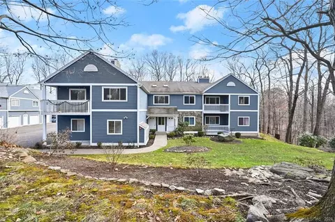303 Fairmount Dr #C, Monroe, CT 06468