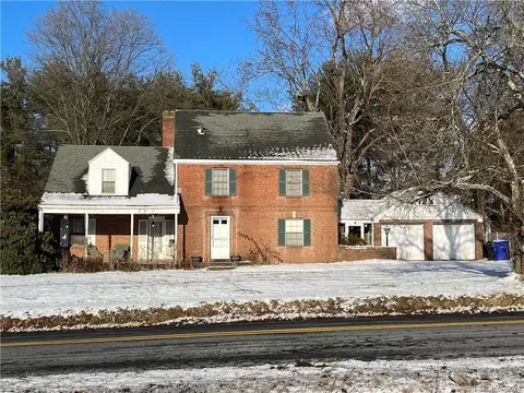 1062 Pleasant Valley Rd, South Windsor, CT 06074