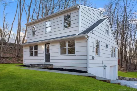 14 Aunt Park Ln, Newtown, CT 06470