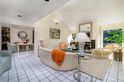 329 Lansdowne #329, Westport, CT 06880