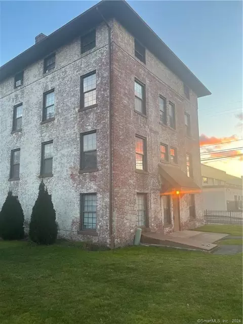 68 Van Block Ave #8D, Hartford, CT 06106