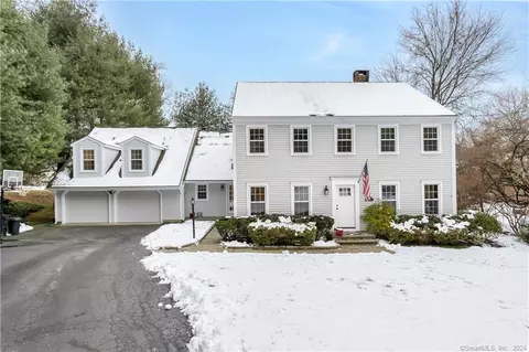 2 Red Barn Rd, Darien, CT 06820