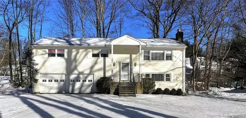 58 Fieldcrest Dr, Trumbull, CT 06611