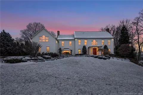 104 Long Lots Rd, Westport, CT 06880