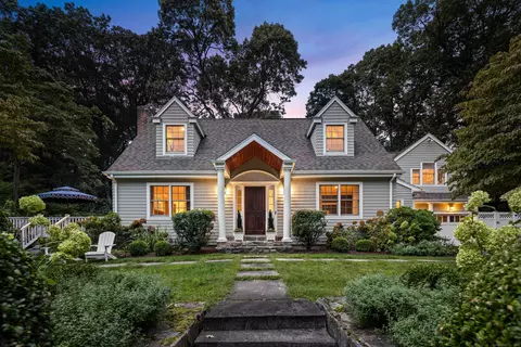 11 Crawford Rd, Westport, CT 06880