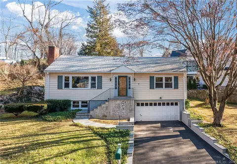 17 Field Rd, Greenwich, CT 06807