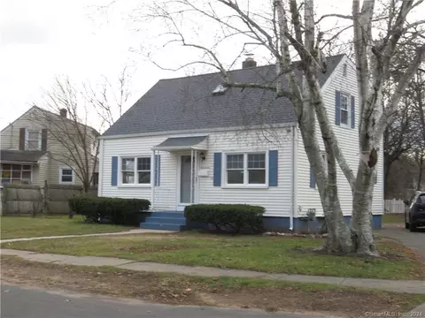 17 Rockwood Rd, Hamden, CT 06514
