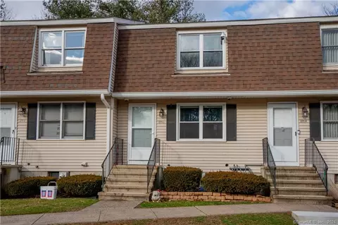 271 Oakland St #G, Manchester, CT 06042