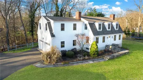 5 Pheasant Run, Darien, CT 06820