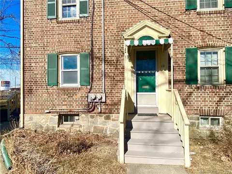 112 Sims Sts, Bridgeport, CT 06604