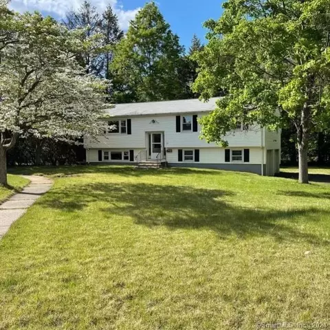 12 Jeanette Dr, Plainville, CT 06062
