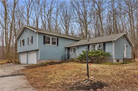 65 Jackson Rd, Haddam, CT 06441