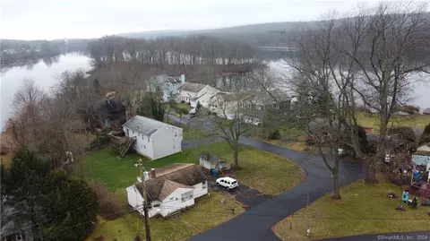 3 Whitney Ln, Berlin, CT 06037
