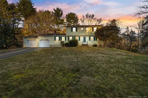 22 Aileen Dr, Madison, CT 06443