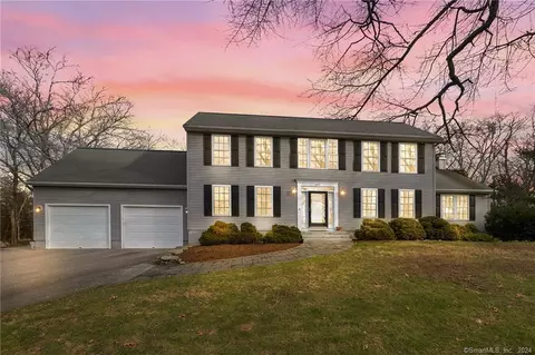 257 Elm St, Stonington, CT 06378