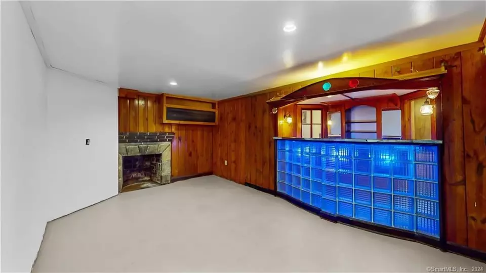 53 Cromwell St, Hartford, CT 06114 25 Photos Movoto