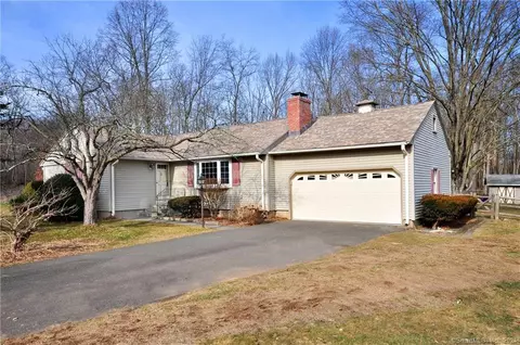 45 Shady Ln, Farmington, CT 06032