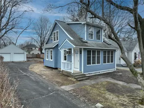 106 Westphal St, West Hartford, CT 06110