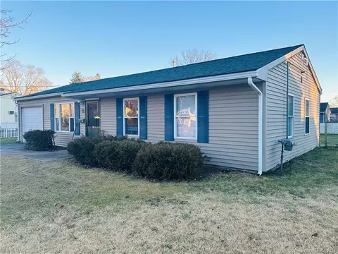 22 Manwaring Rd, Norwich, CT 06360